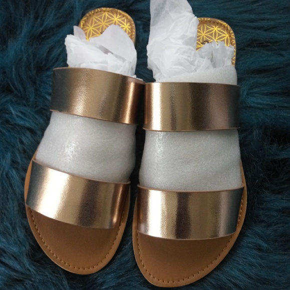 💥Rose Gold Flat Sandals - Picture 2 of 2